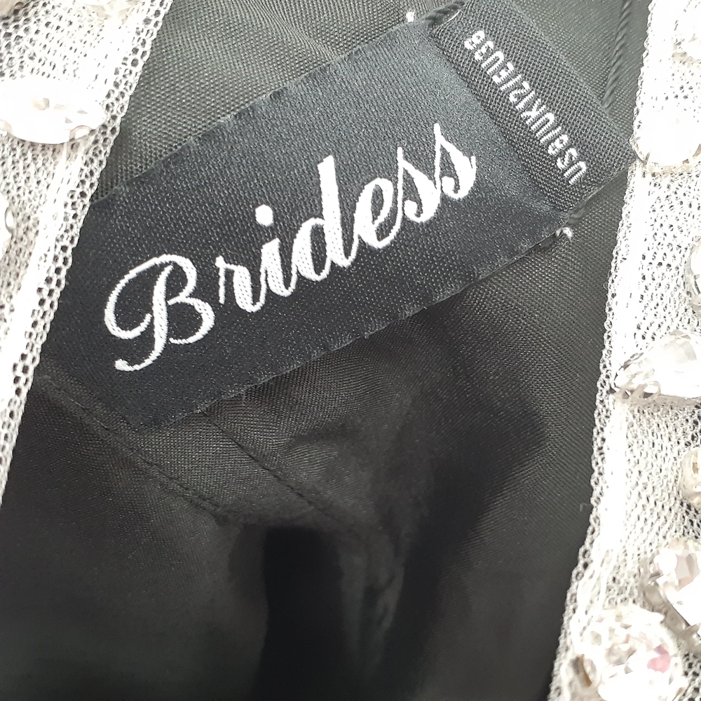 BRIDESS Scoop Neck Ruched Sheath Dress - Picture 11 of 12